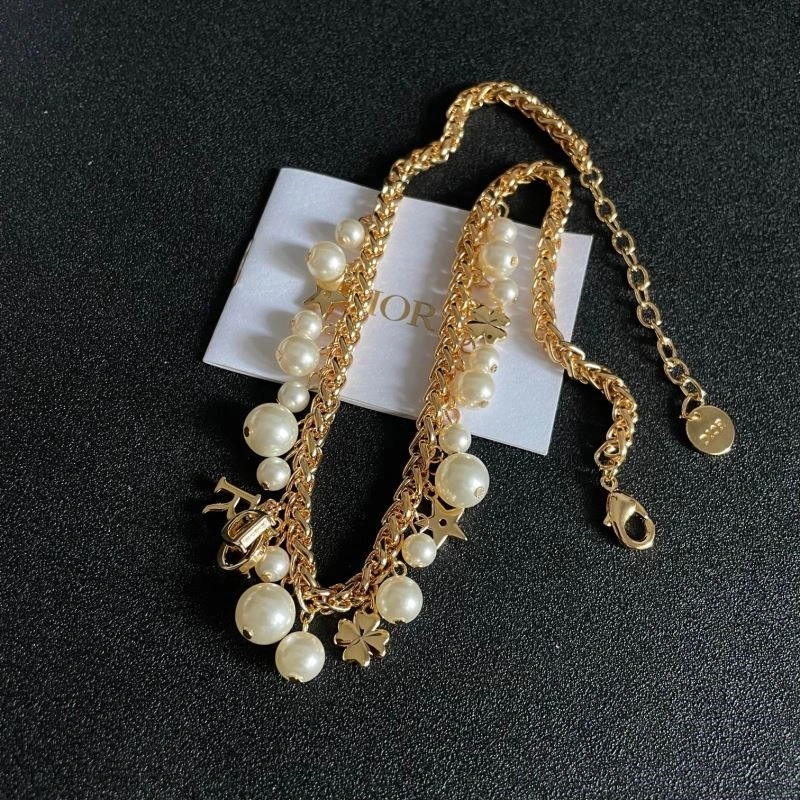 Elegant Christian Dior Necklaces 233338