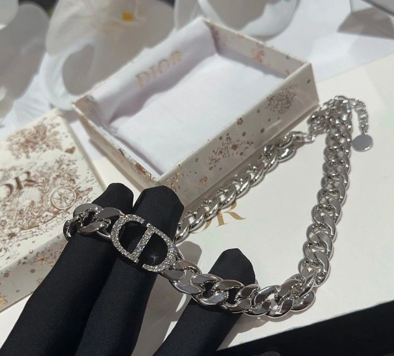 Christian Dior Necklaces Minimalist 233337