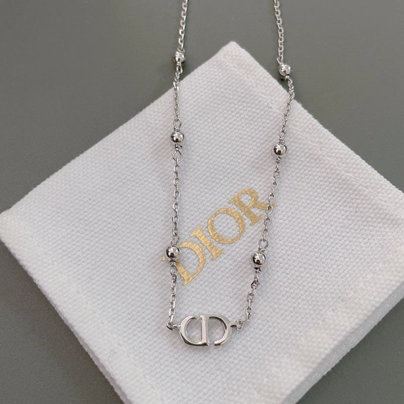 Snug Christian Dior Necklaces 233328