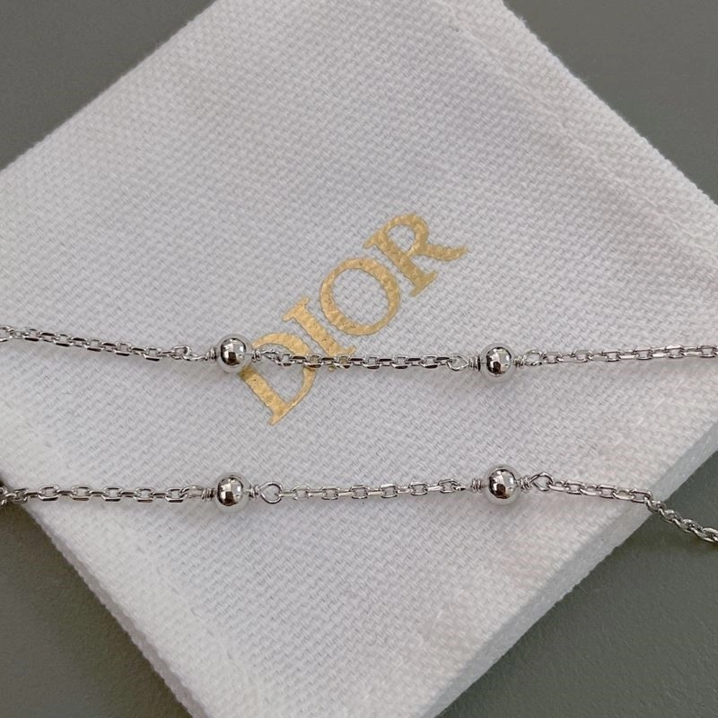 Snug Christian Dior Necklaces 233328