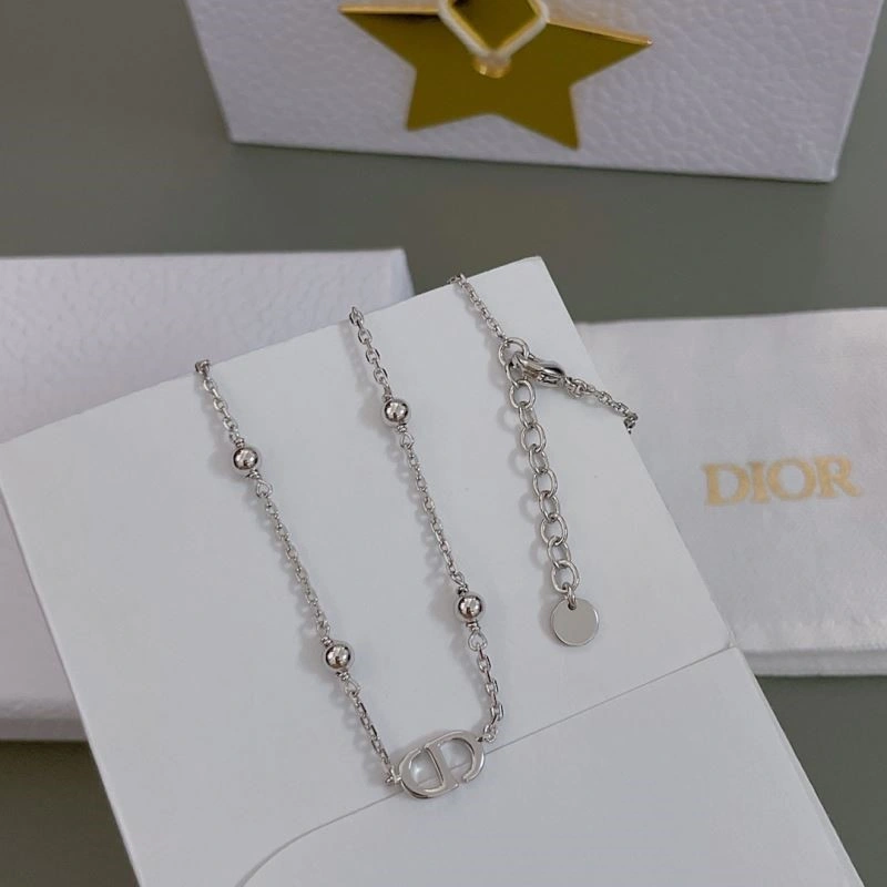 Snug Christian Dior Necklaces 233328