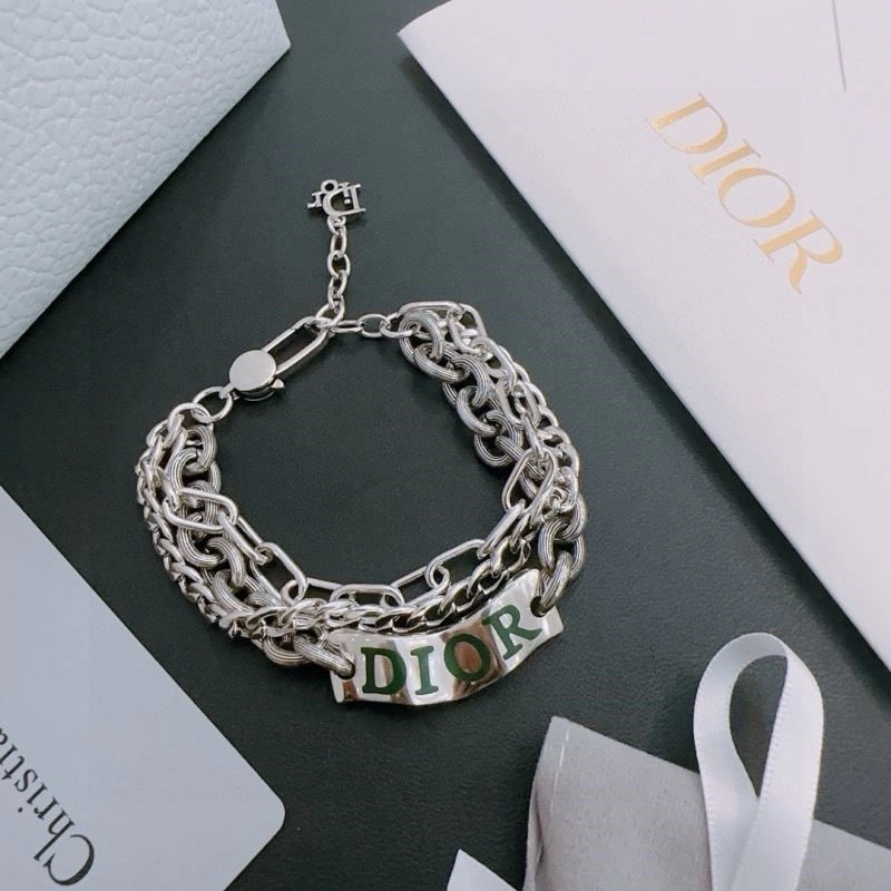 Packable Christian Dior Necklaces 233369