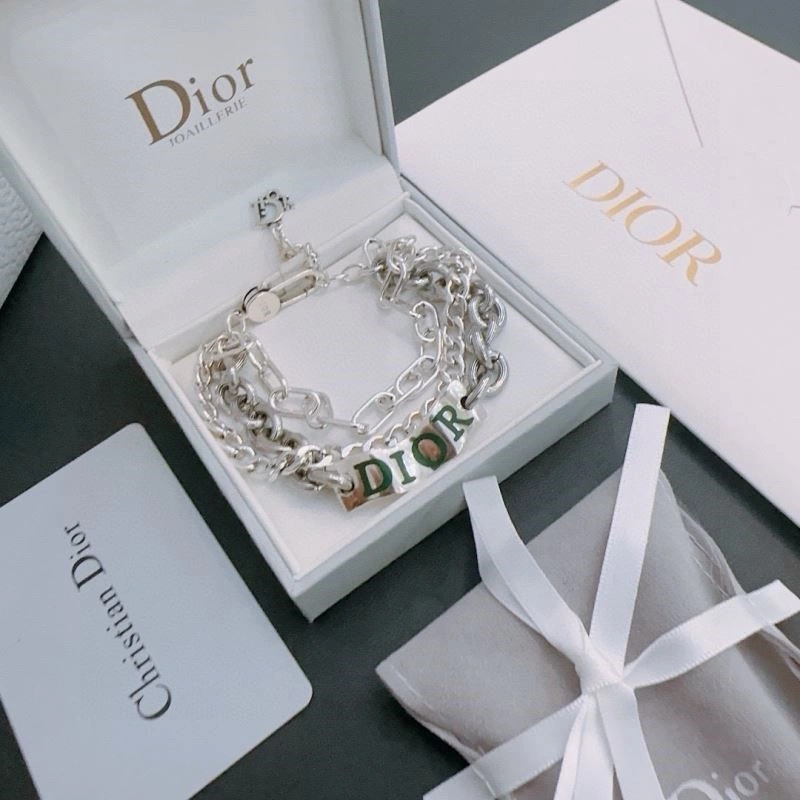 Packable Christian Dior Necklaces 233369