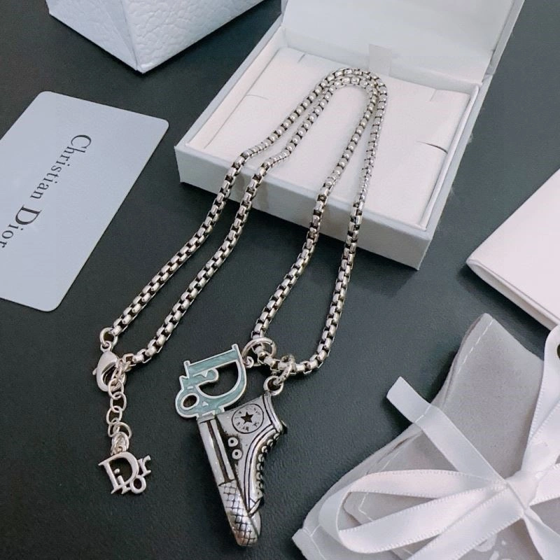 Supportive Christian Dior Necklaces 233313