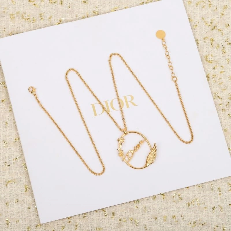 Supportive Christian Dior Necklaces 233390