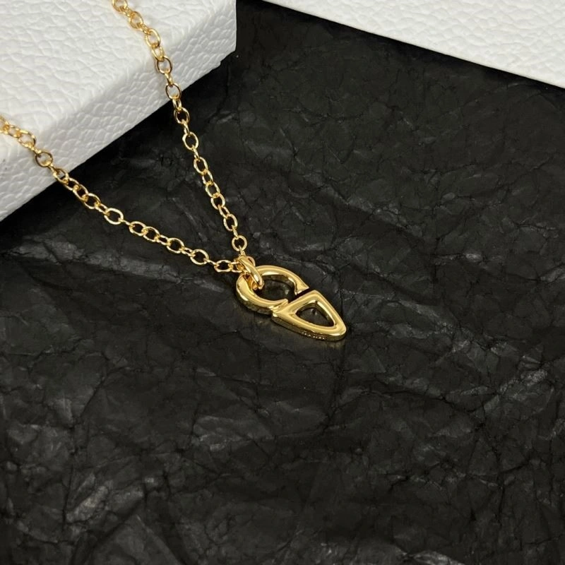 EyeCatching Christian Dior Necklaces 233077