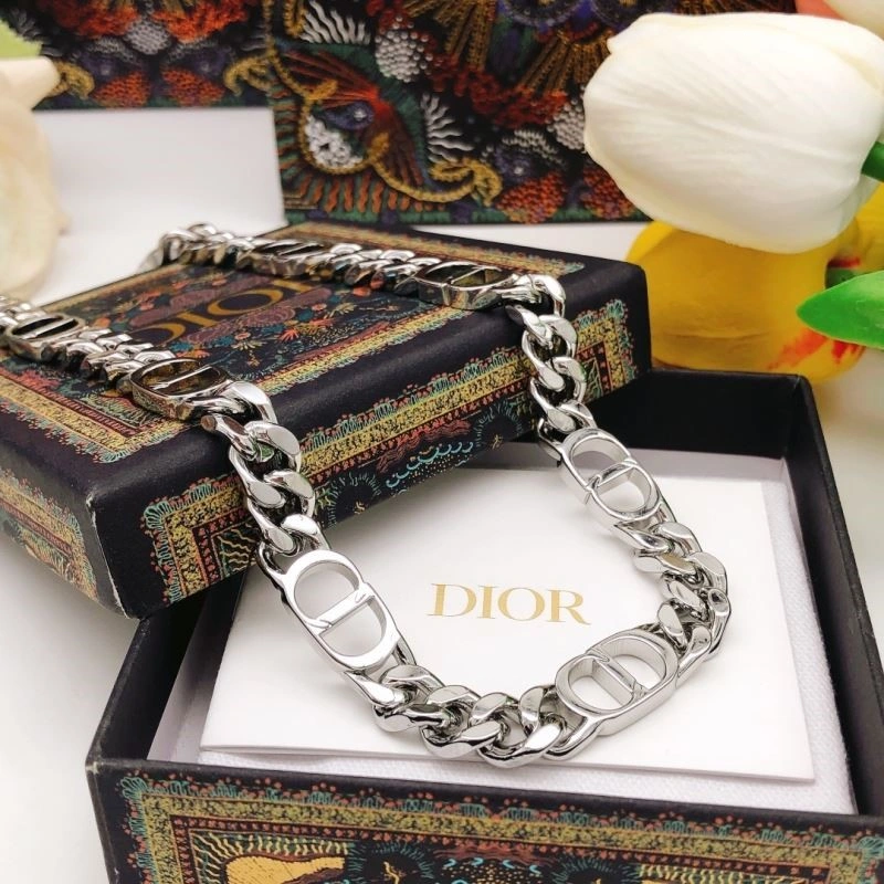 RelaxedFit Christian Dior Necklaces 233061
