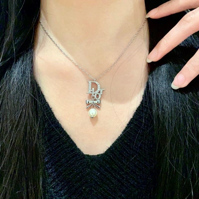 Bold Christian Dior Necklaces 233053