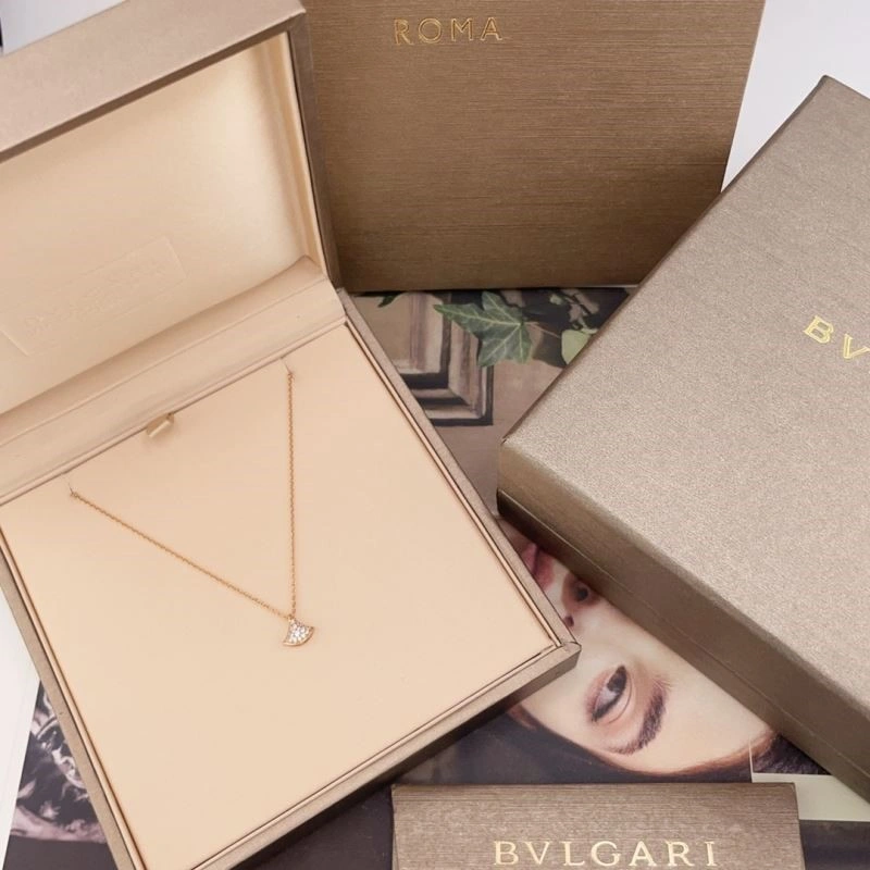 HighPerformance Christian Dior Necklaces 233042