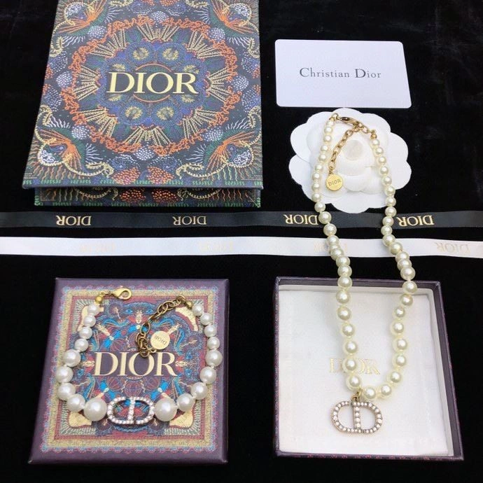 Christian Dior Necklaces Effortless 233011