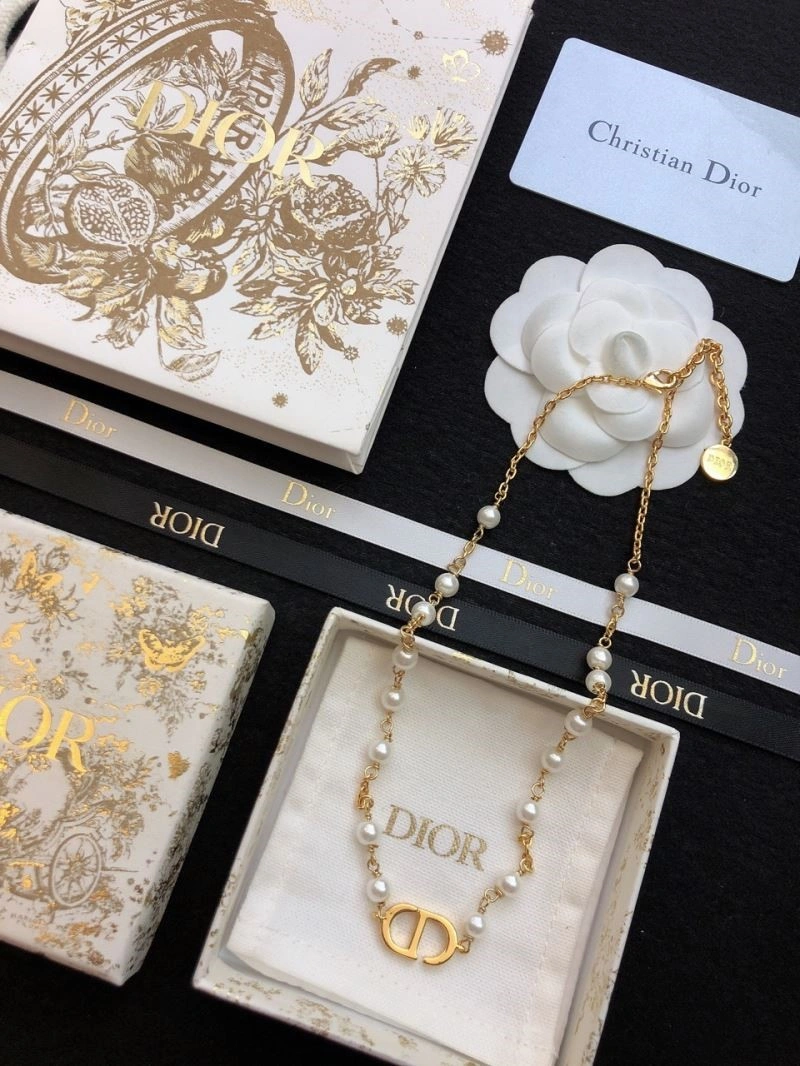 Elegant Christian Dior Necklaces 233008