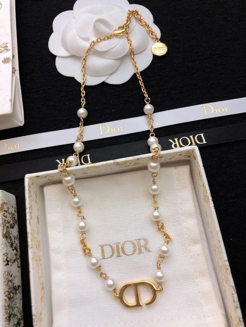 Elegant Christian Dior Necklaces 233008