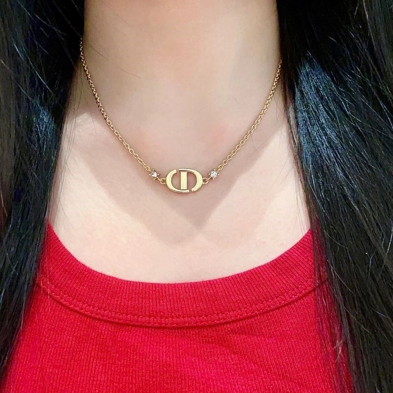 Elegant Christian Dior Necklaces 233005