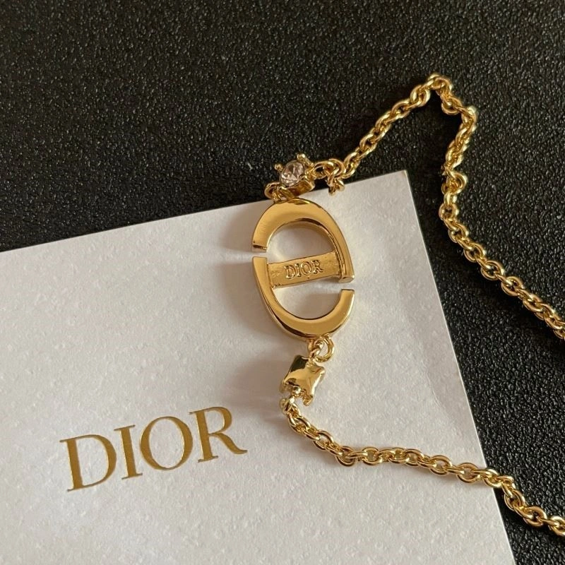 Elegant Christian Dior Necklaces 233005