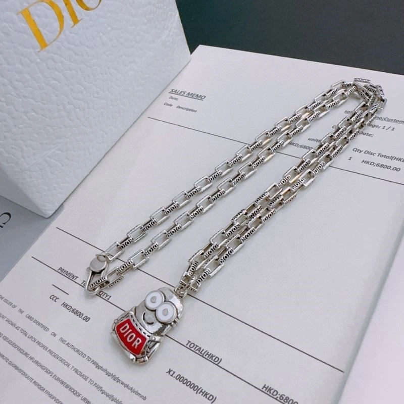 Versatile Christian Dior Necklaces 233014