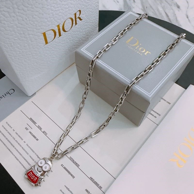 Versatile Christian Dior Necklaces 233014