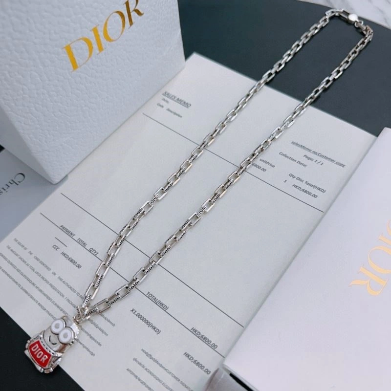 Versatile Christian Dior Necklaces 233014