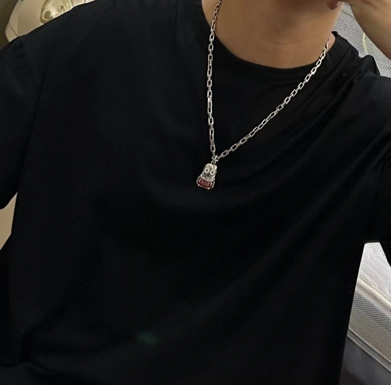 Versatile Christian Dior Necklaces 233014
