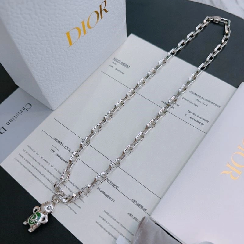 Snug Christian Dior Necklaces 232995
