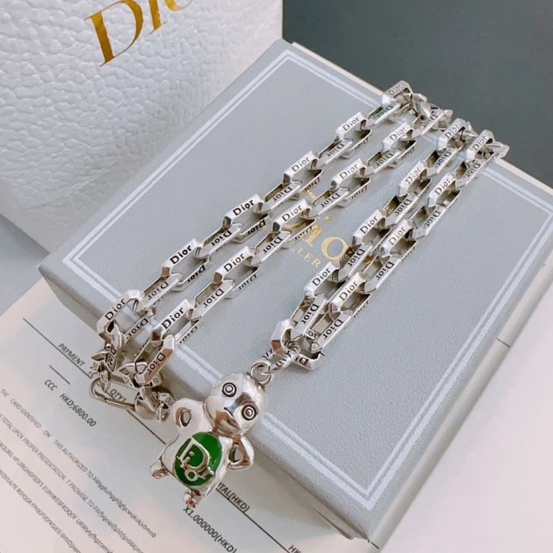 Snug Christian Dior Necklaces 232995