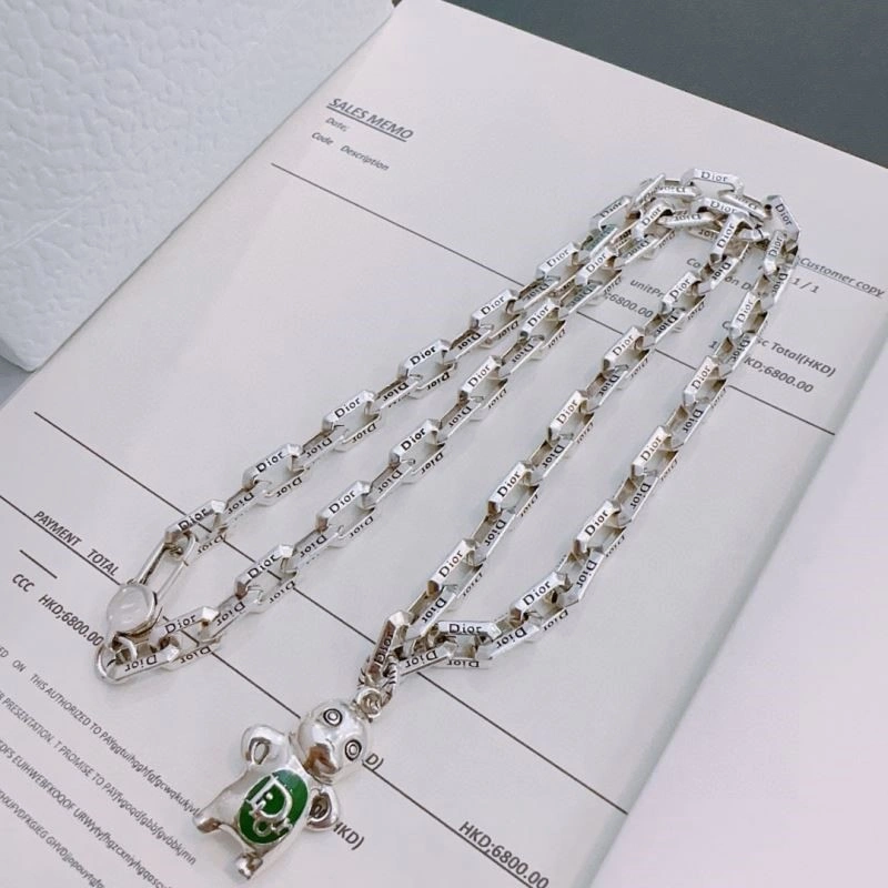 Snug Christian Dior Necklaces 232995