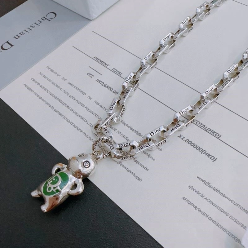 Snug Christian Dior Necklaces 232995