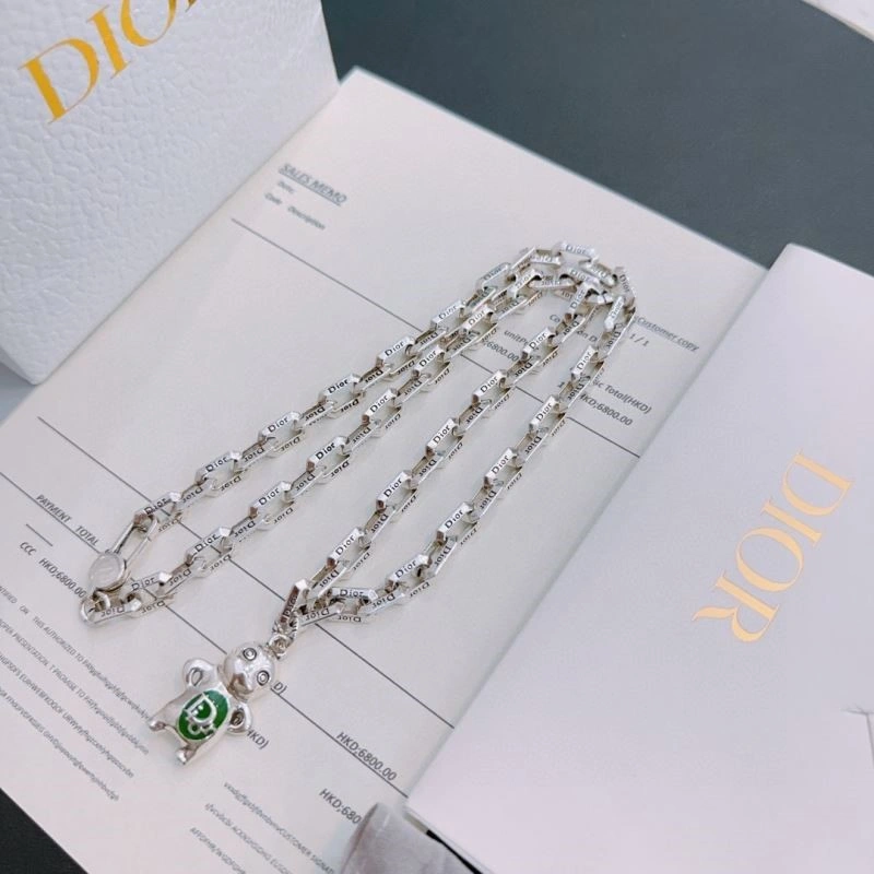Snug Christian Dior Necklaces 232995