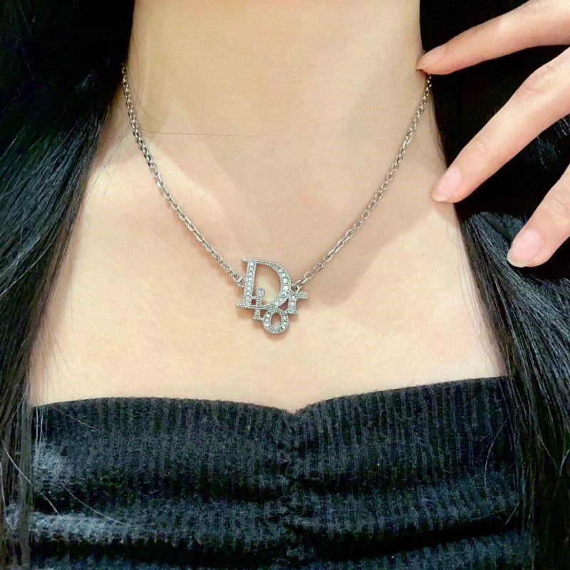 Trendsetting Christian Dior Necklaces 232985