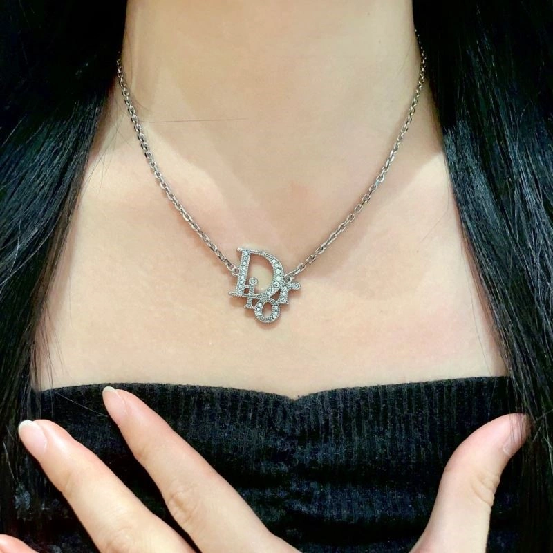 Trendsetting Christian Dior Necklaces 232985