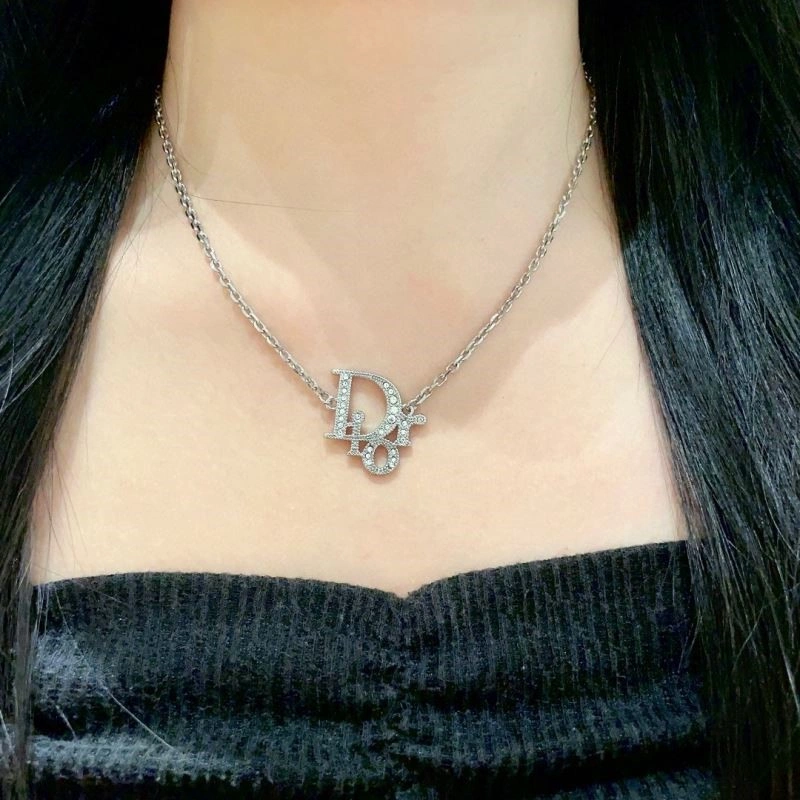 Trendsetting Christian Dior Necklaces 232985