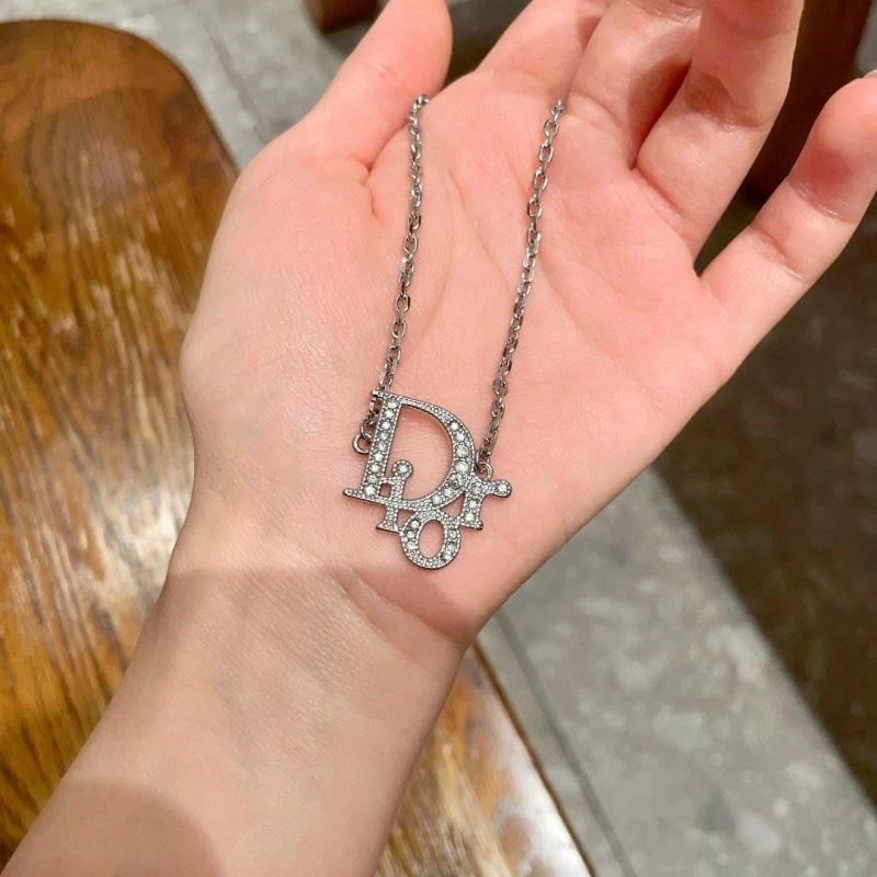 Trendsetting Christian Dior Necklaces 232985