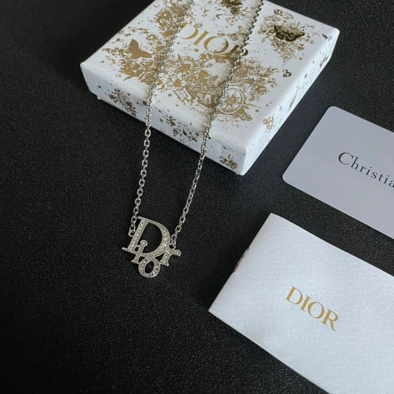 Trendsetting Christian Dior Necklaces 232985