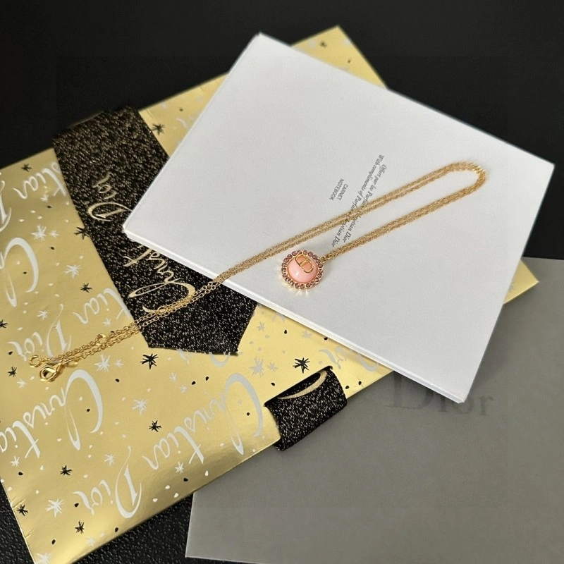Resilient Christian Dior Necklaces 233017