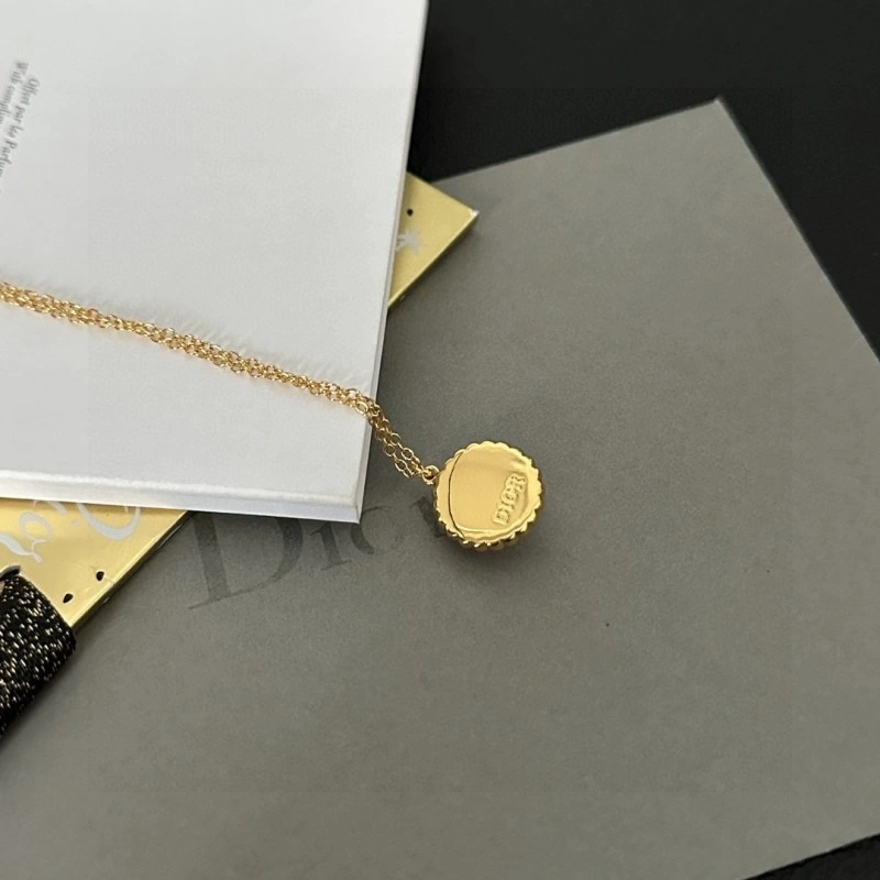 Resilient Christian Dior Necklaces 233017