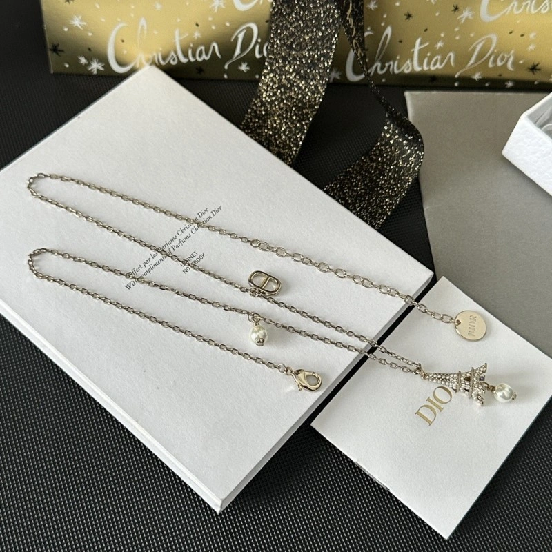 Lightweight Christian Dior Necklaces 232989
