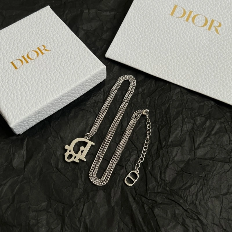 Bold Christian Dior Necklaces 232969