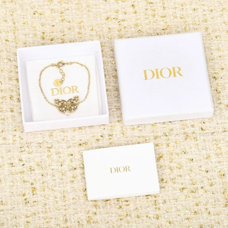 Fashionable Christian Dior Necklaces 233093