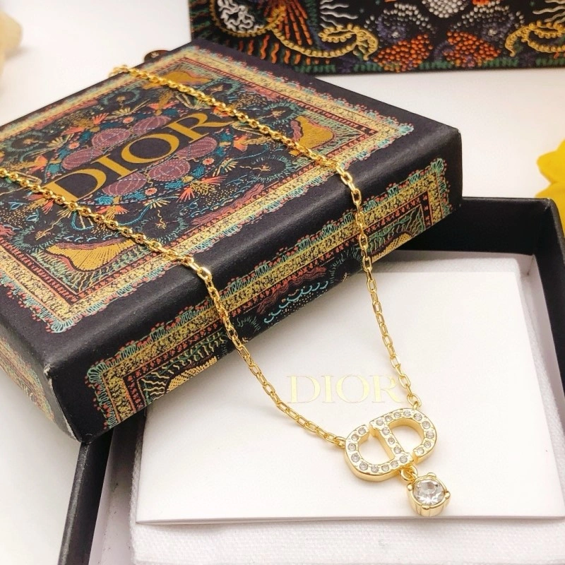 Refined Christian Dior Necklaces 232556