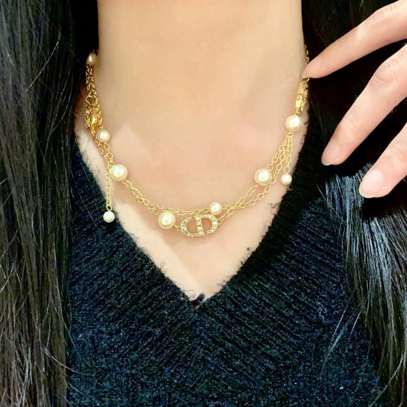 Versatile Christian Dior Necklaces 232553