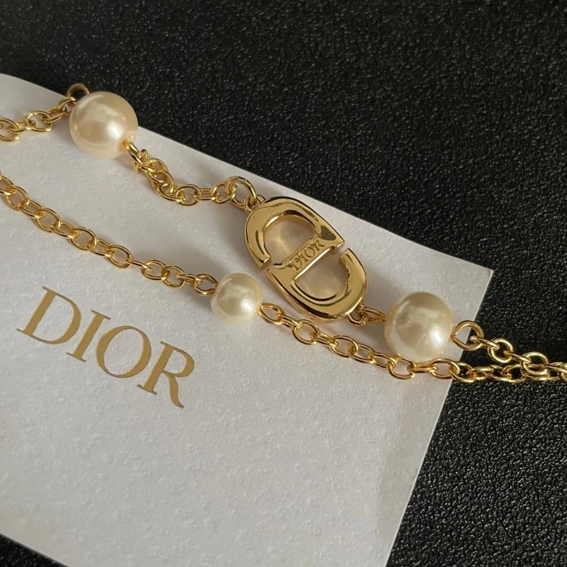 Versatile Christian Dior Necklaces 232553