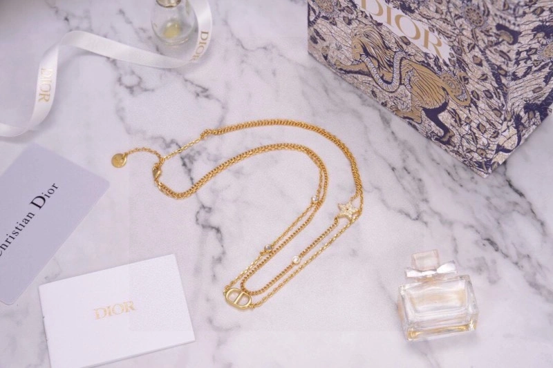 Snug Christian Dior Necklaces 232517