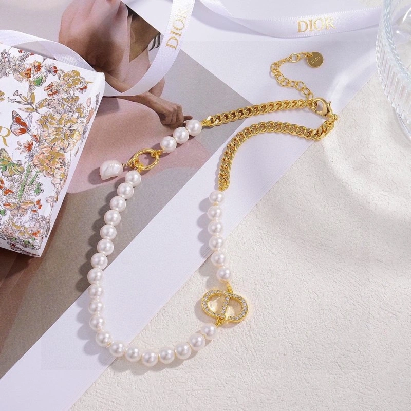 Stretchable Christian Dior Necklaces 232550