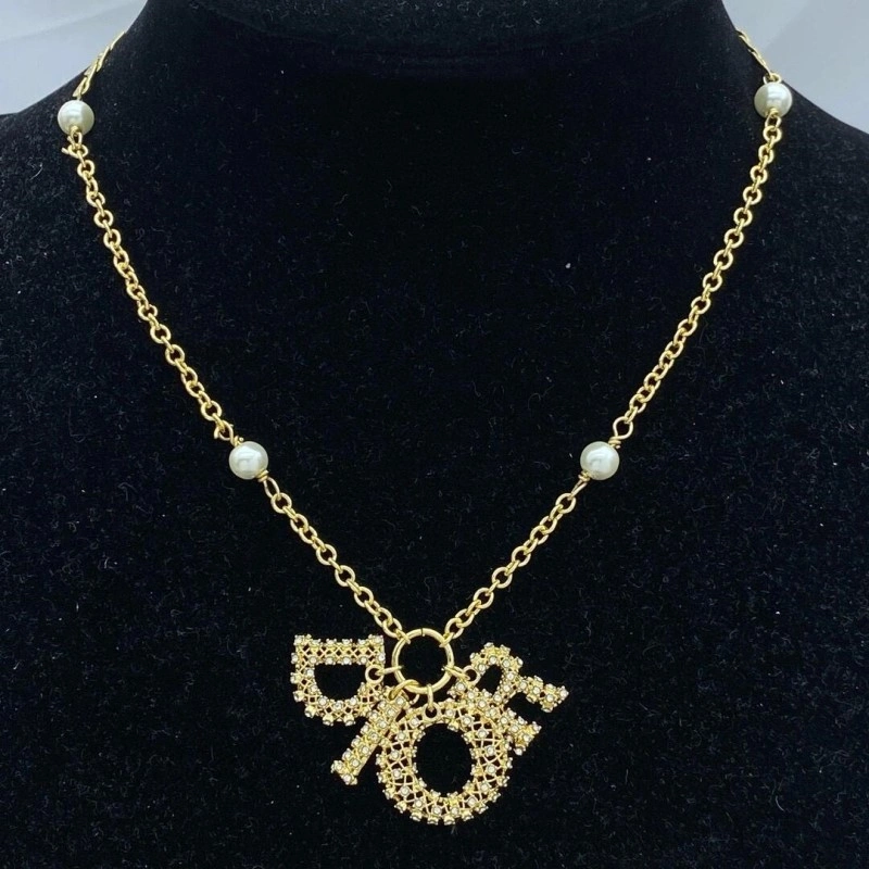 Lightweight Christian Dior Necklaces 232540
