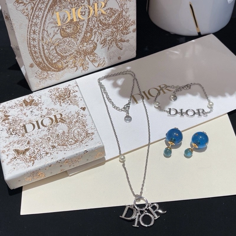 Unisex Christian Dior Necklaces 232511