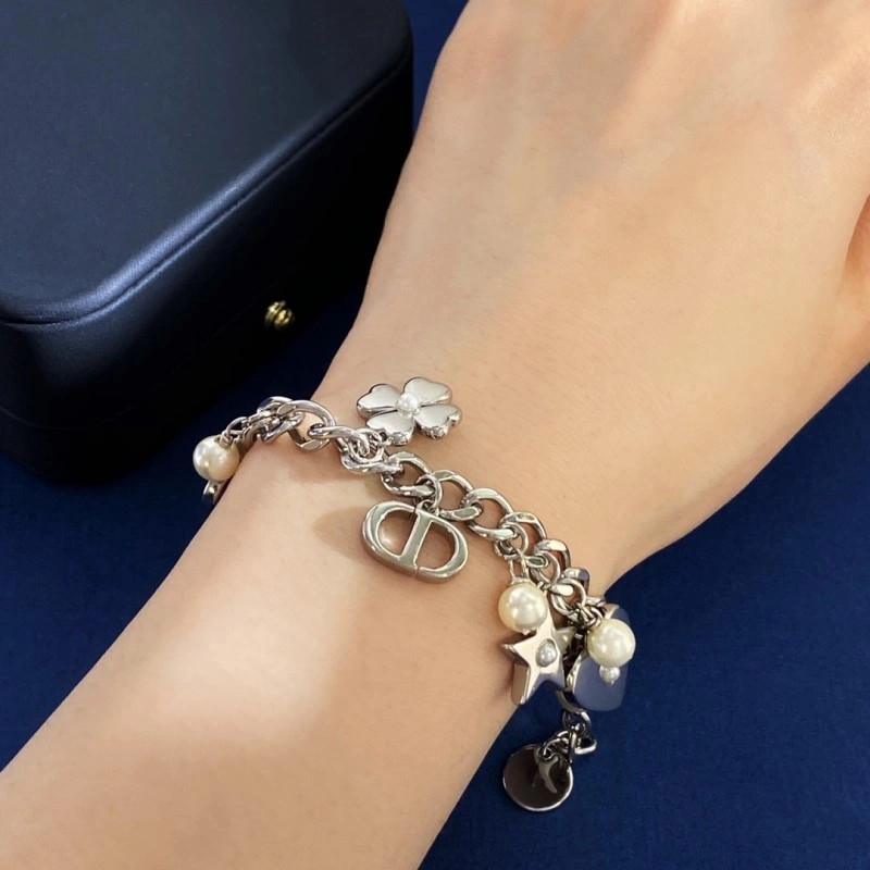 WellDesigned Christian Dior Necklaces 232532