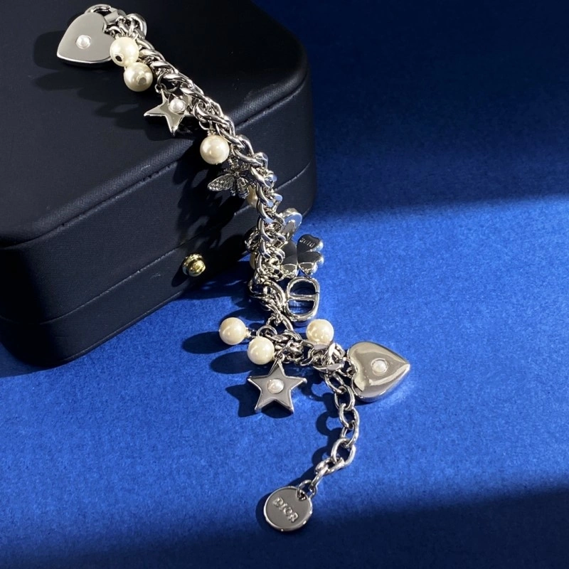 WellDesigned Christian Dior Necklaces 232532