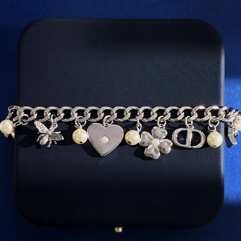 WellDesigned Christian Dior Necklaces 232532