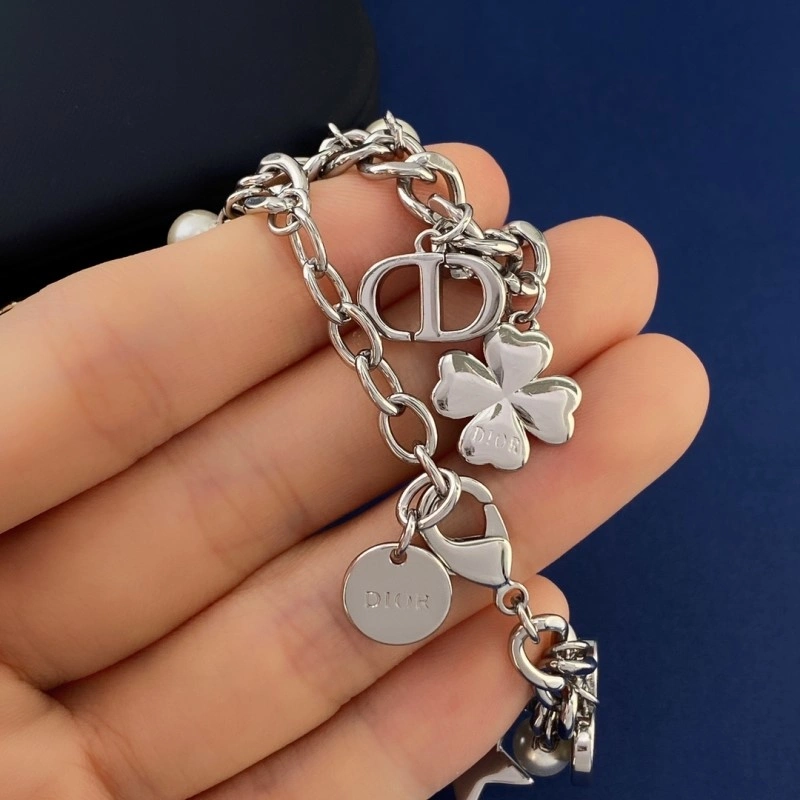 WellDesigned Christian Dior Necklaces 232532