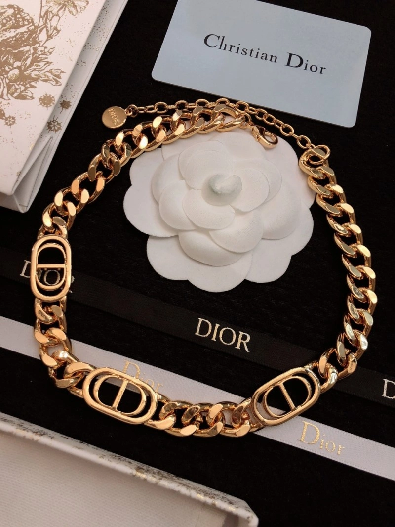 Versatile Christian Dior Necklaces 232488