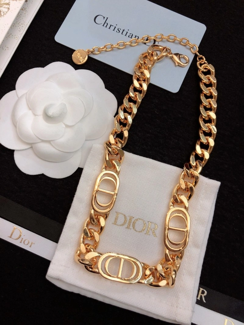 Versatile Christian Dior Necklaces 232488